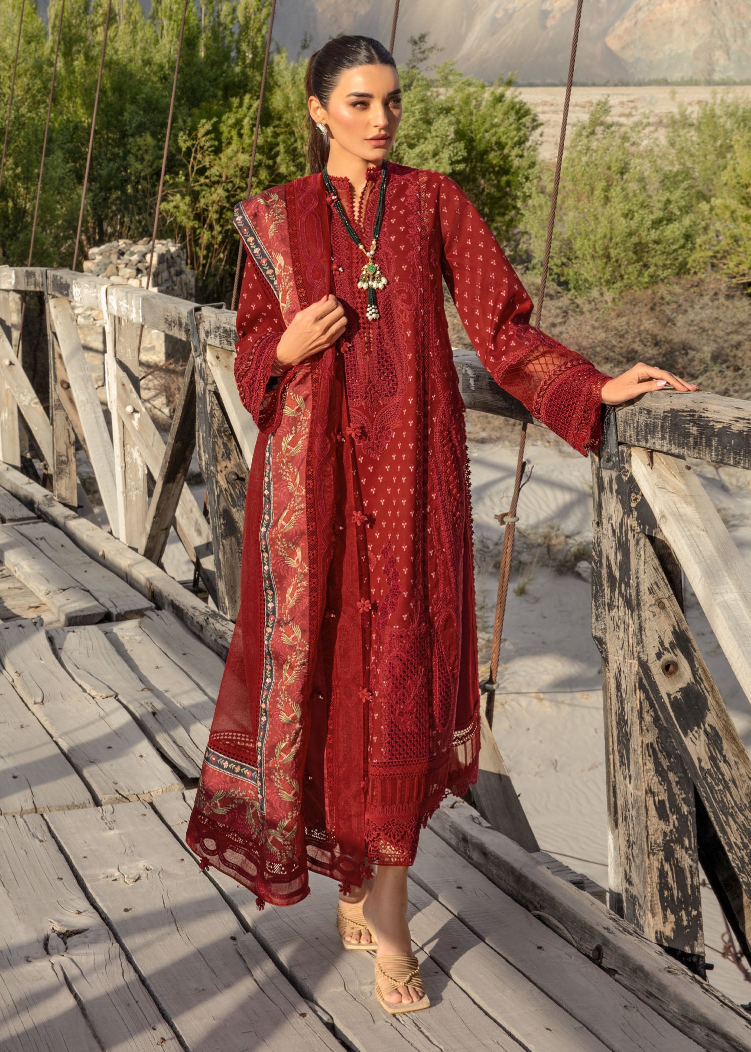 Crimson Luxury Lawn 2024 | Sarfaraz | Dancing Paisleys - Ruby - Image 3