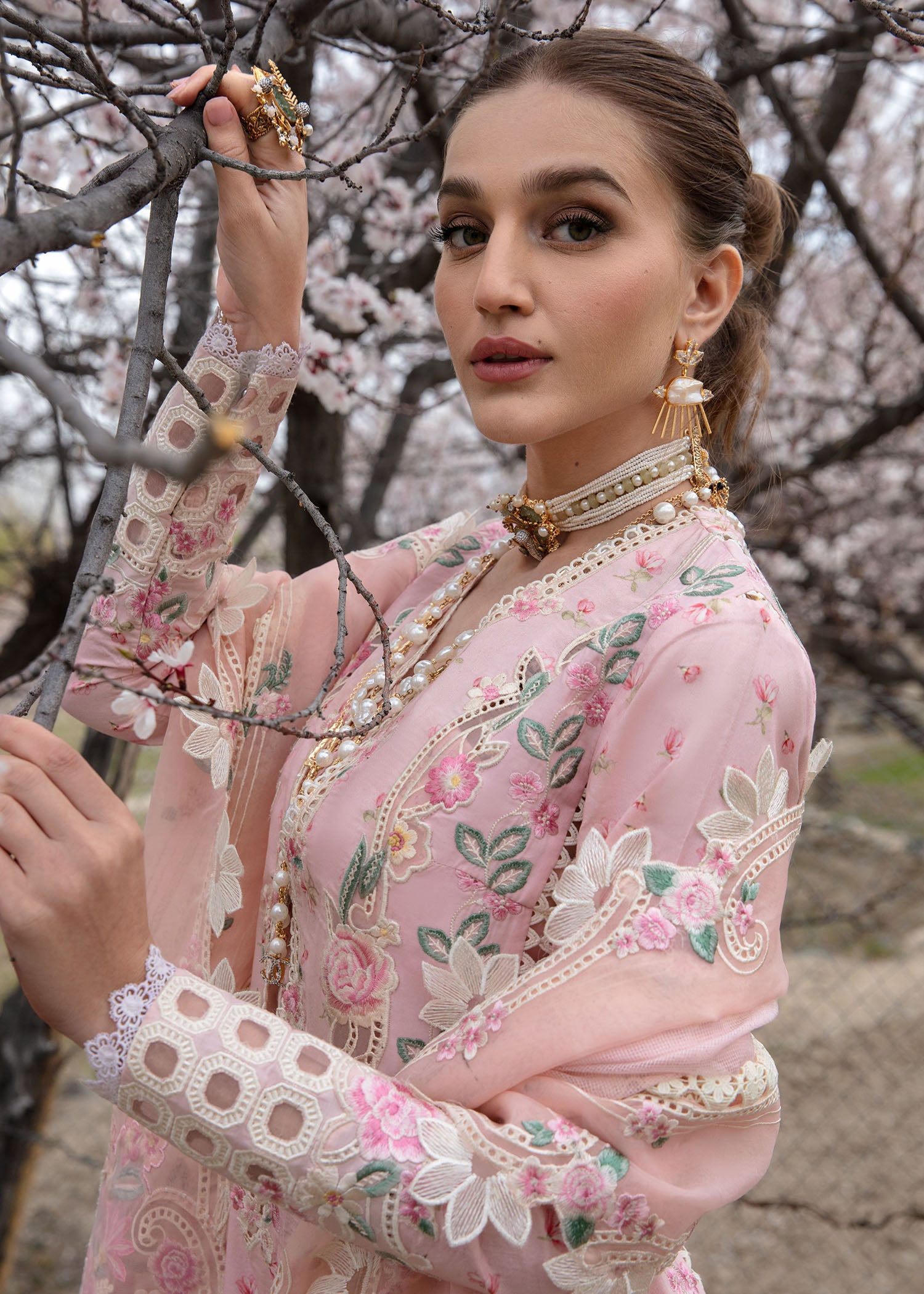 Crimson Luxury Lawn 2024 | Sarfaraz | Believe In Her - Blush Pink - Image 3