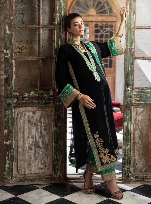 Zainab Chottani Velvet    | Vanya - Image 5