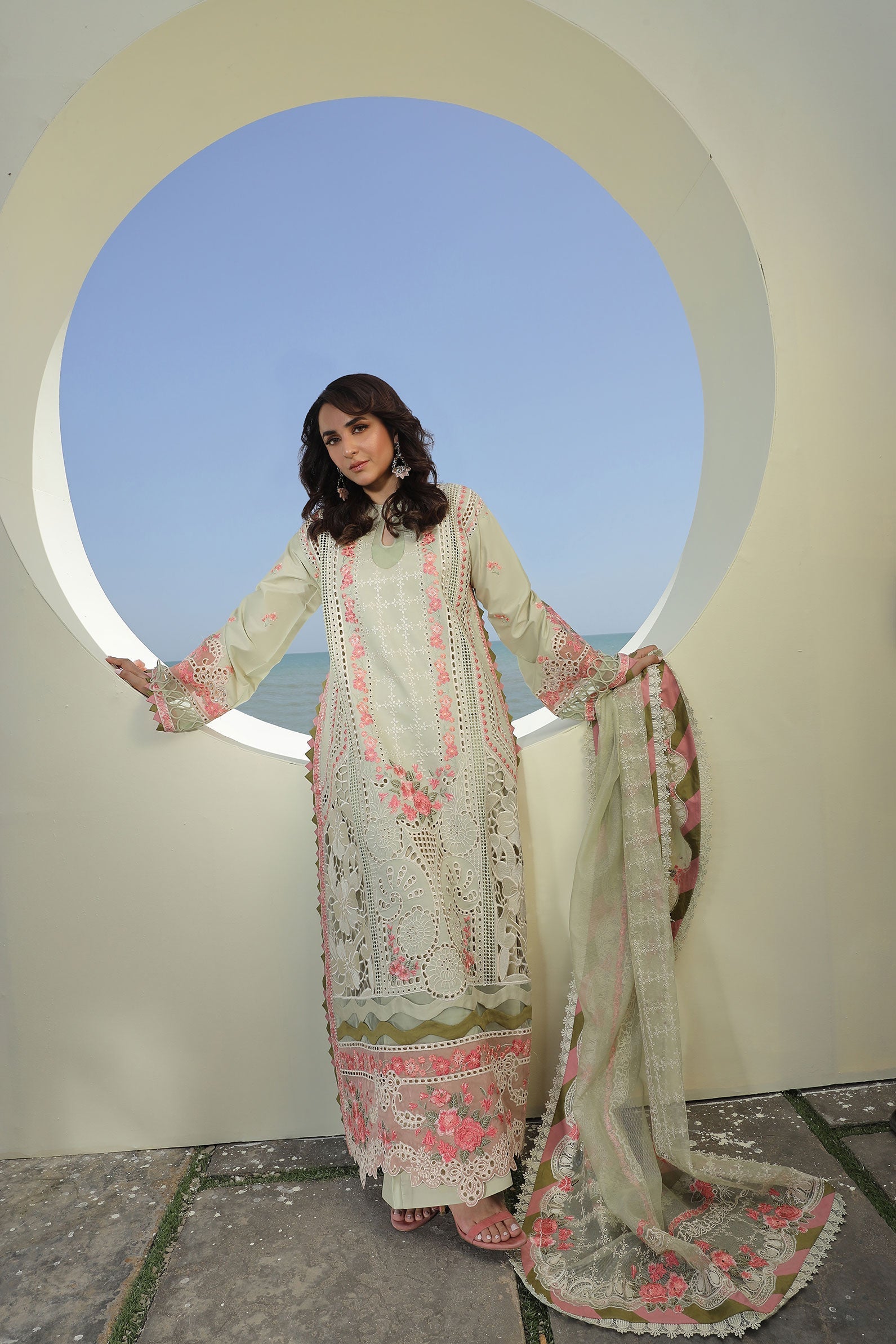 Maryam Hussain Luxury Lawn 24 | HAVANA - Image 5