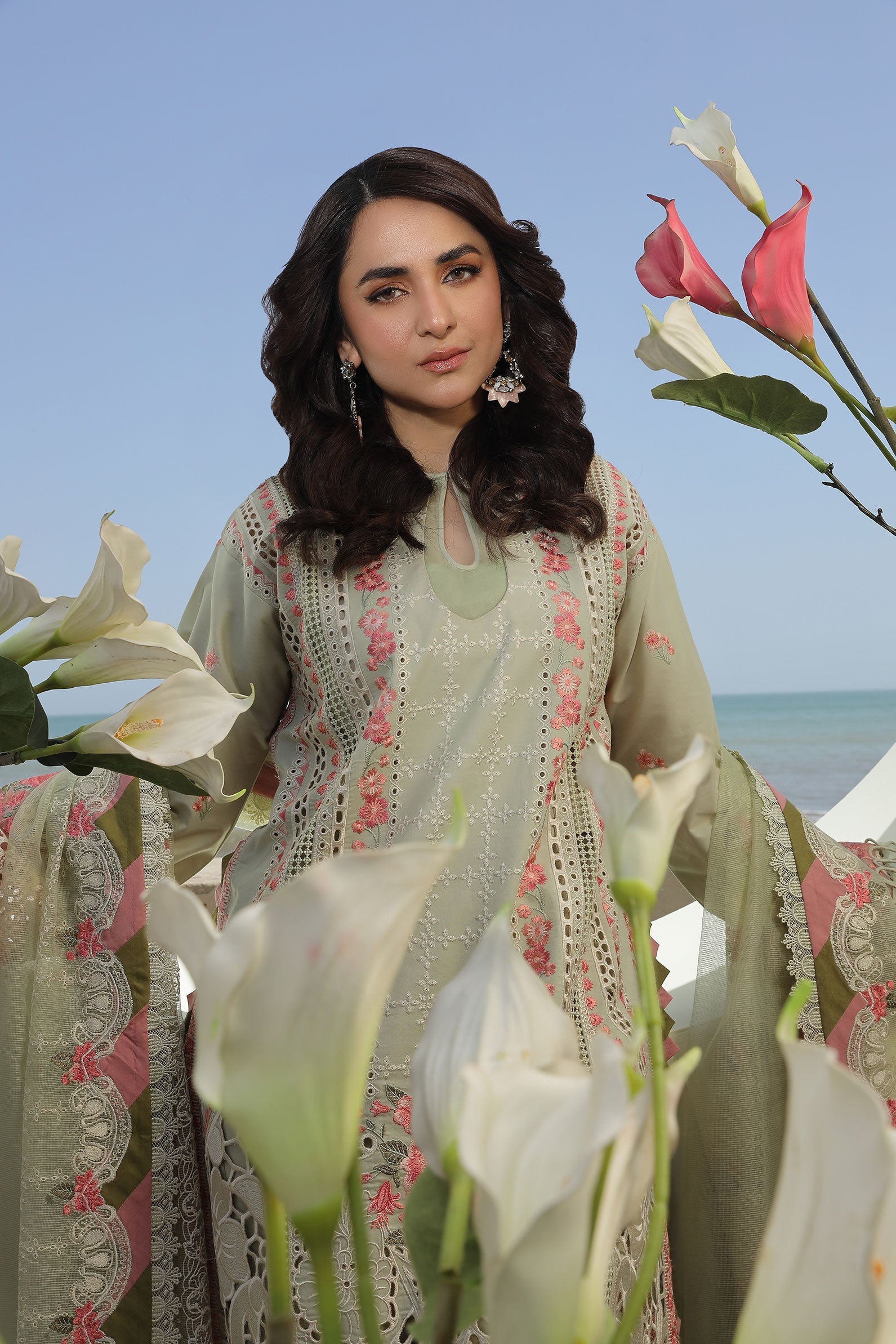 Maryam Hussain Luxury Lawn 24 | HAVANA - Image 4