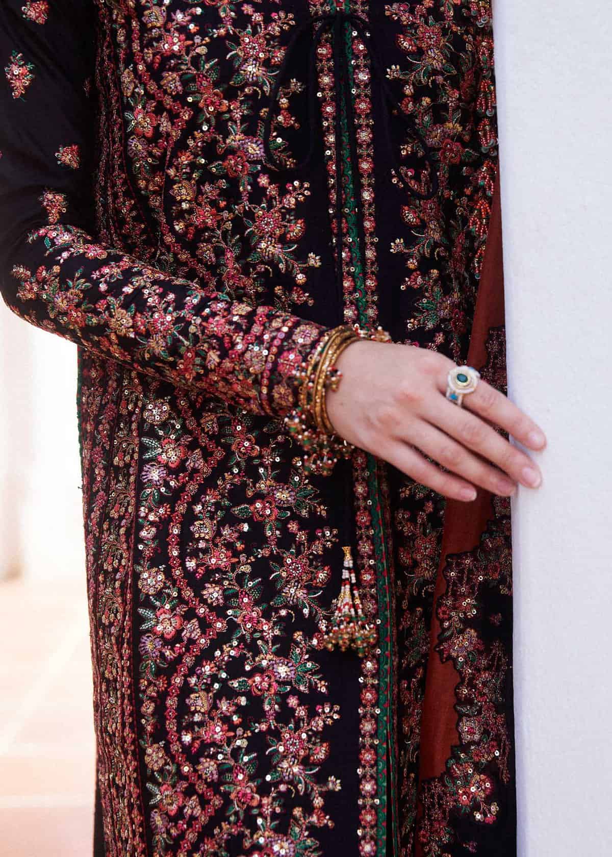 Hussain Rehar Luxury Lawn 2024 | SIFOUNA - Image 4