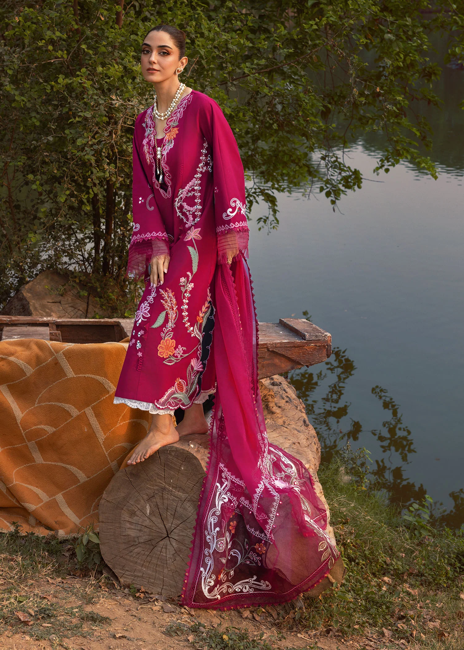 Crimson Tasawar Mirror Garden - D3A