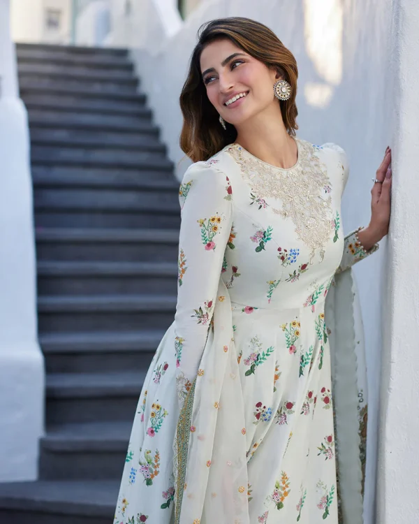 Palak Tiwari Luxury Lawn Collection - Image 2