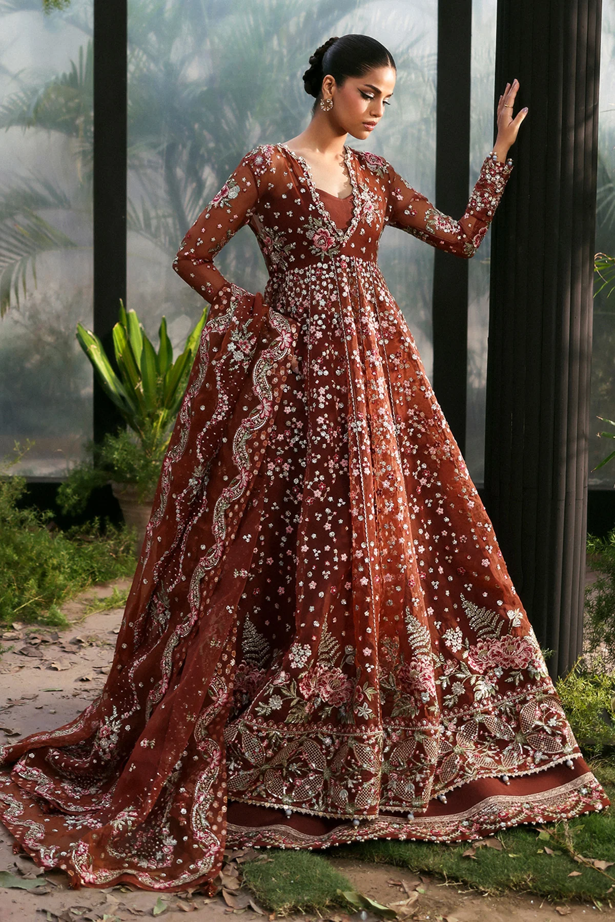Afrozeh La Fuchsia '25 Party Collection | Shale