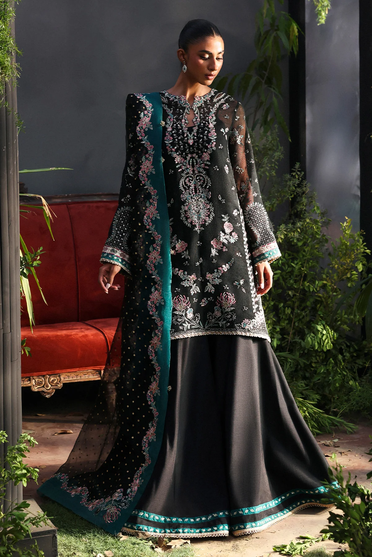 Afrozeh La Fuchsia '25 Party Collection | Larosea