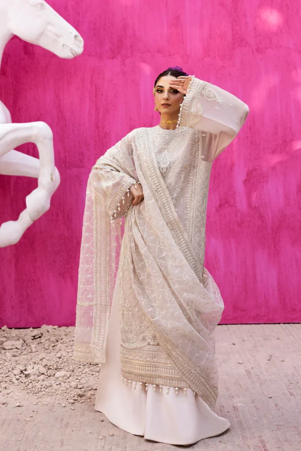 The Empress Wedding Formals By Emaan Adeel || LUMESSE - Image 3