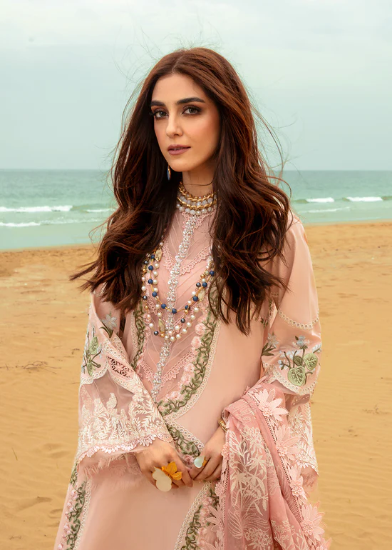 Crimson Lawn by Saira Shakira 24 | 6A - Image 5