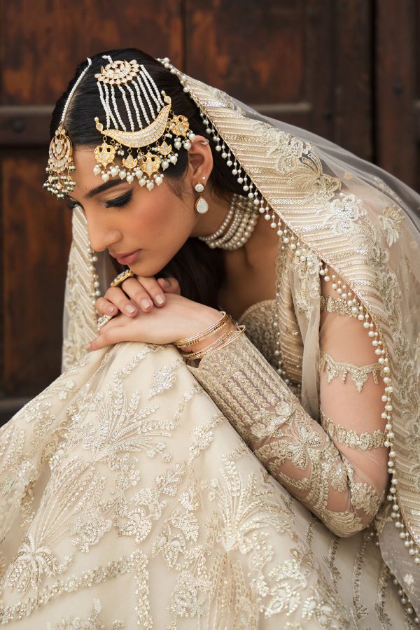 Ayzel Pehli Nazar 24 | SHAHANA - Image 3