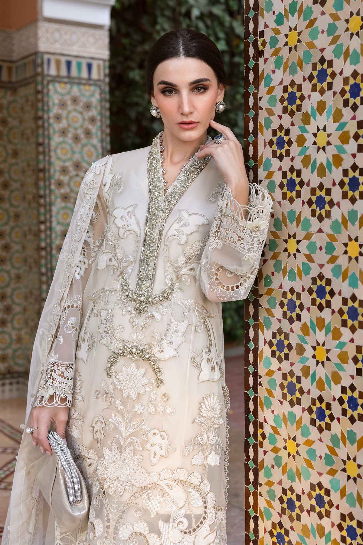 MARIA B Luxury Lawn 2025 | D-2506-A - Image 5