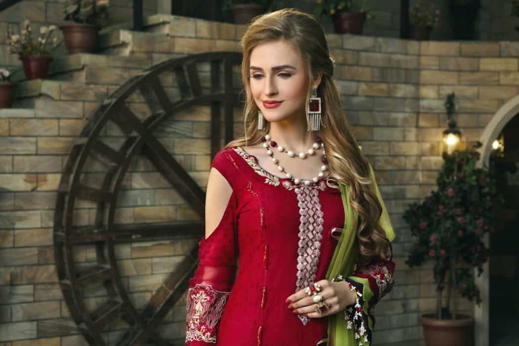 Zara Hayaat Luxury Lawn - SCARLET SS-03 - Image 3
