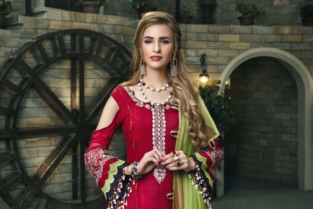 Zara Hayaat Luxury Lawn - SCARLET SS-03 - Image 4