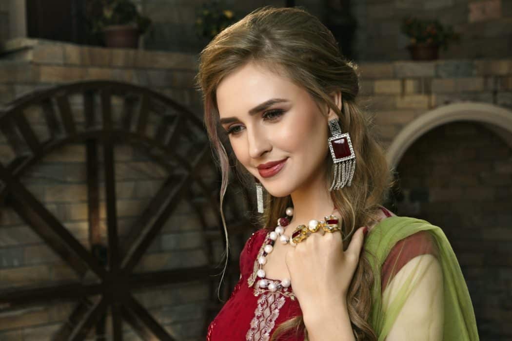 Zara Hayaat Luxury Lawn - SCARLET SS-03 - Image 5