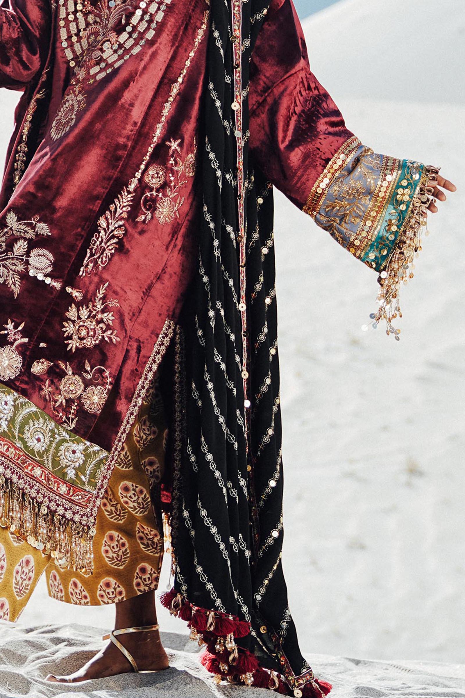 Sana Safinaz Winter Shawl   | V241-002-3CP - Image 4