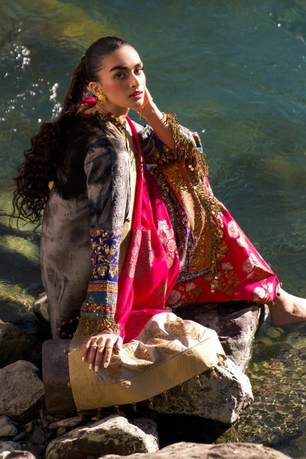 Sana Safinaz Winter Shawl   | V241-004-3CP - Image 2